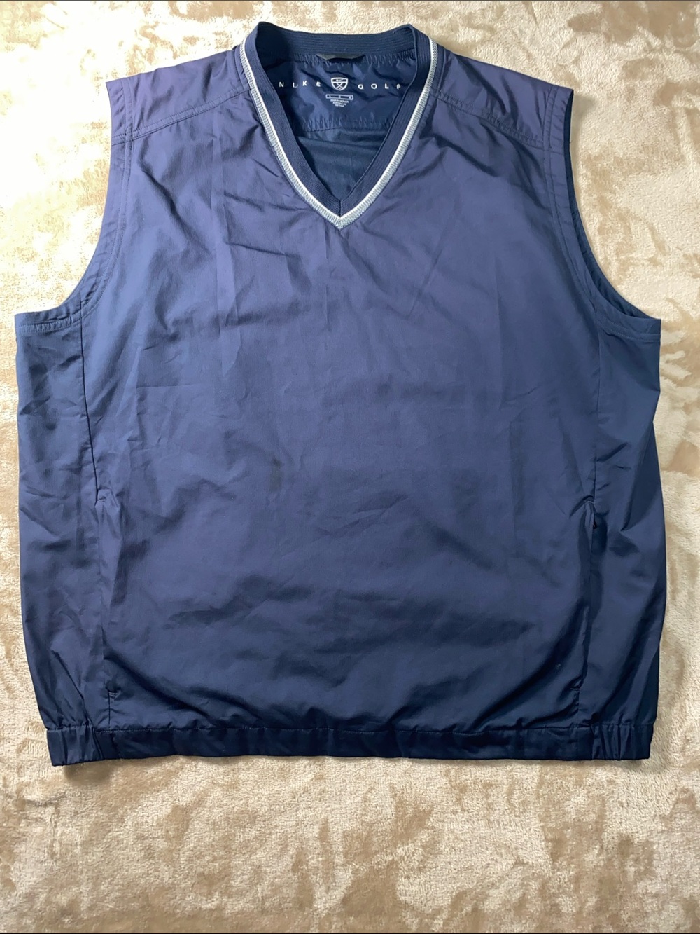 Nike Golf Men's Navy Blue V-Neck Sleeveless Golf Pullover